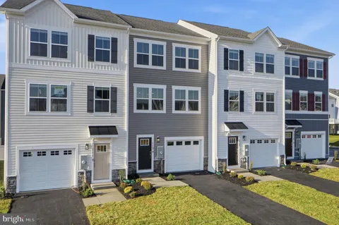 $2,400 | 113 Lakota Street, Winchester, VA 22602