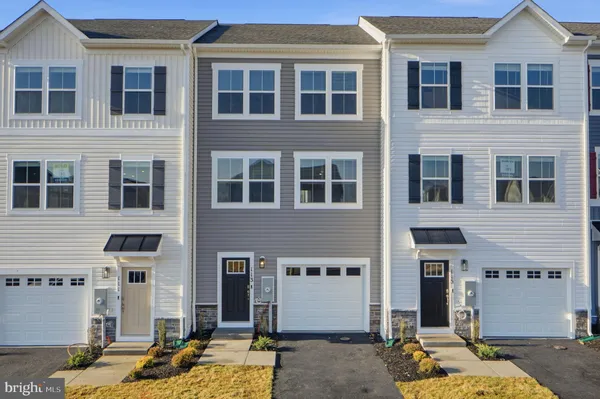 $2,400 | 113 Lakota Street, Winchester, VA 22602