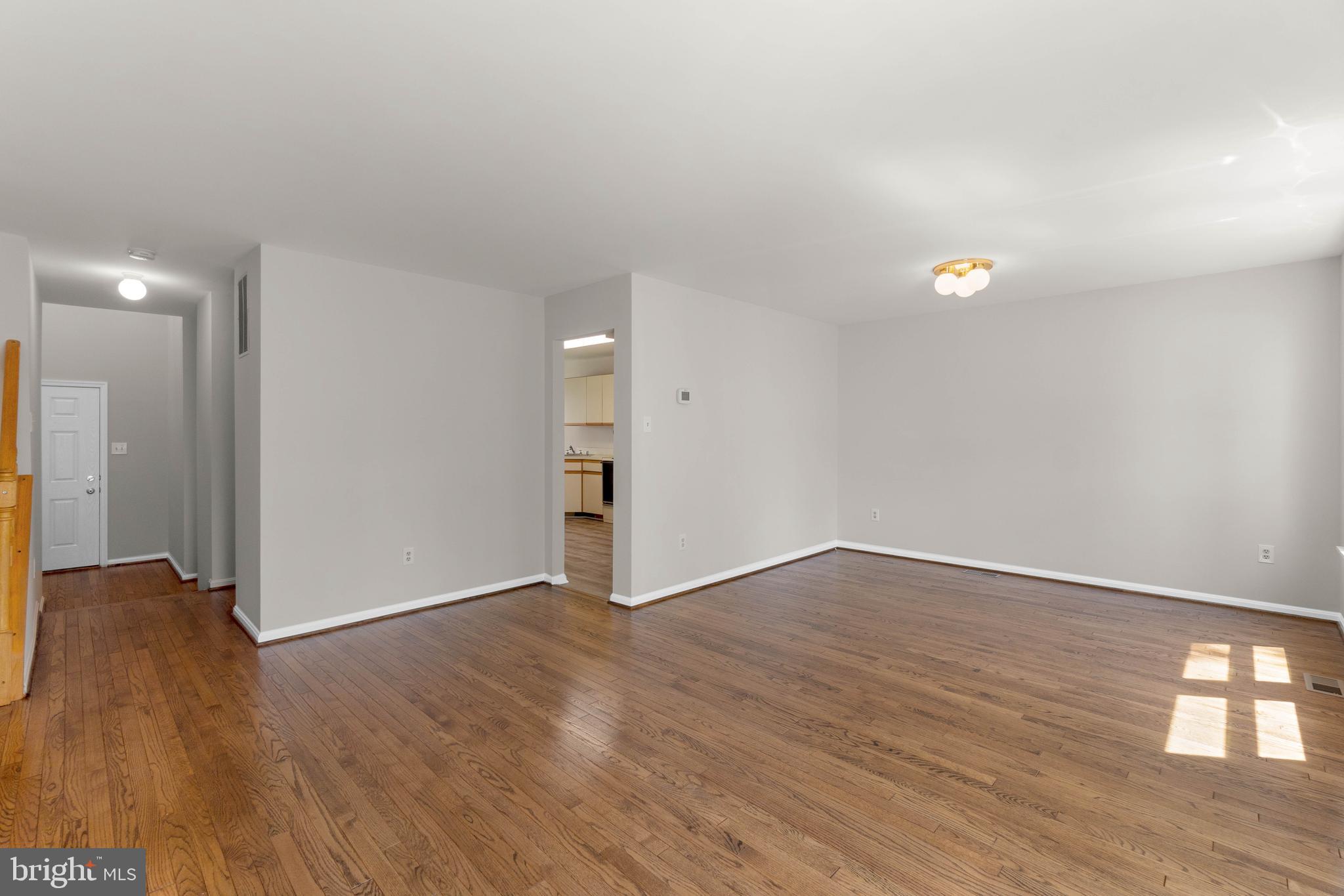 8675 Ridge Road Ellicott City, MD 21043 - Photo 3 of 23 Living Room