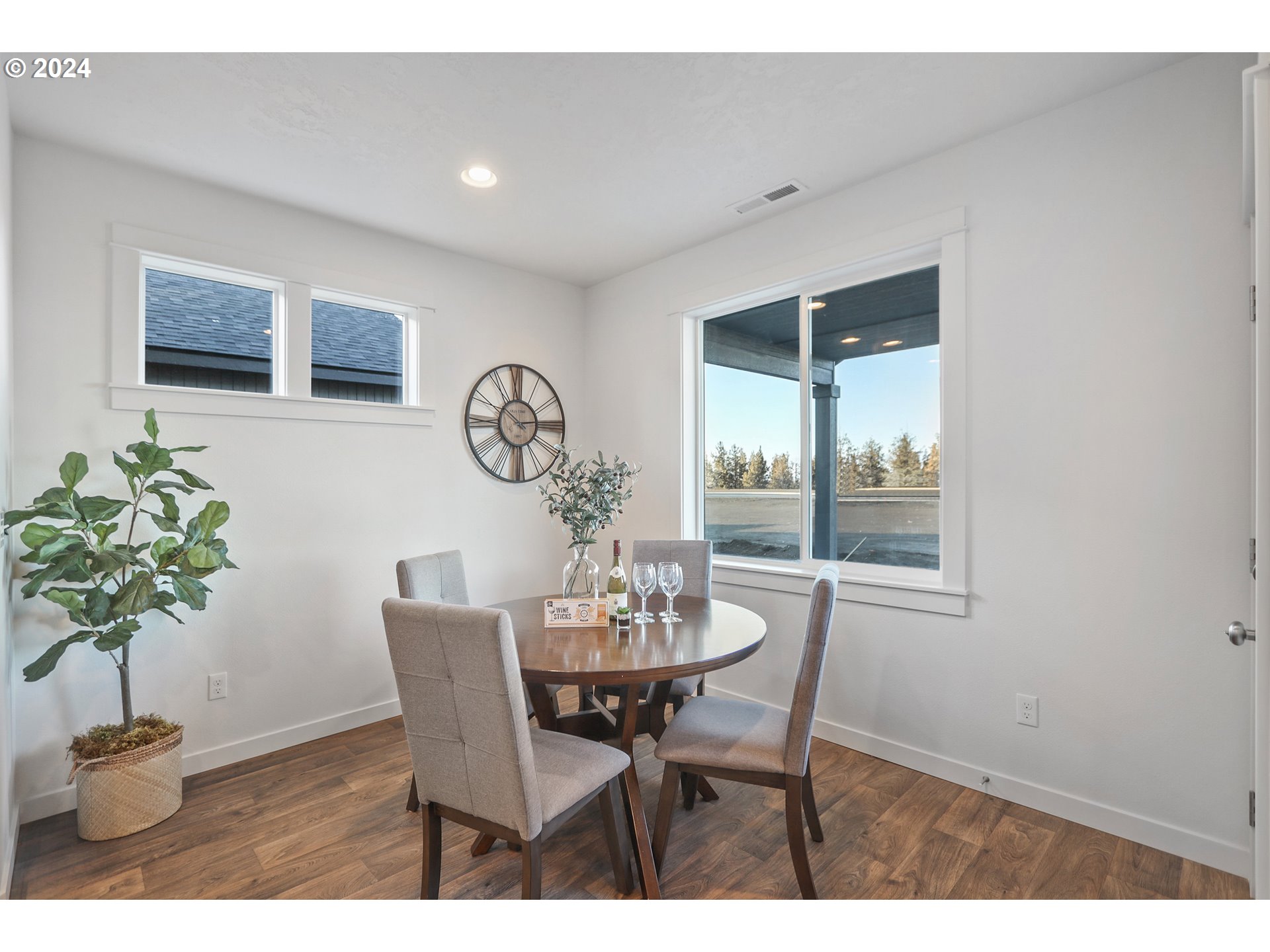 4972 Cedar View Drive Springfield, OR 97478 - Photo 8 of 17 a dining room with furniture and wooden floor