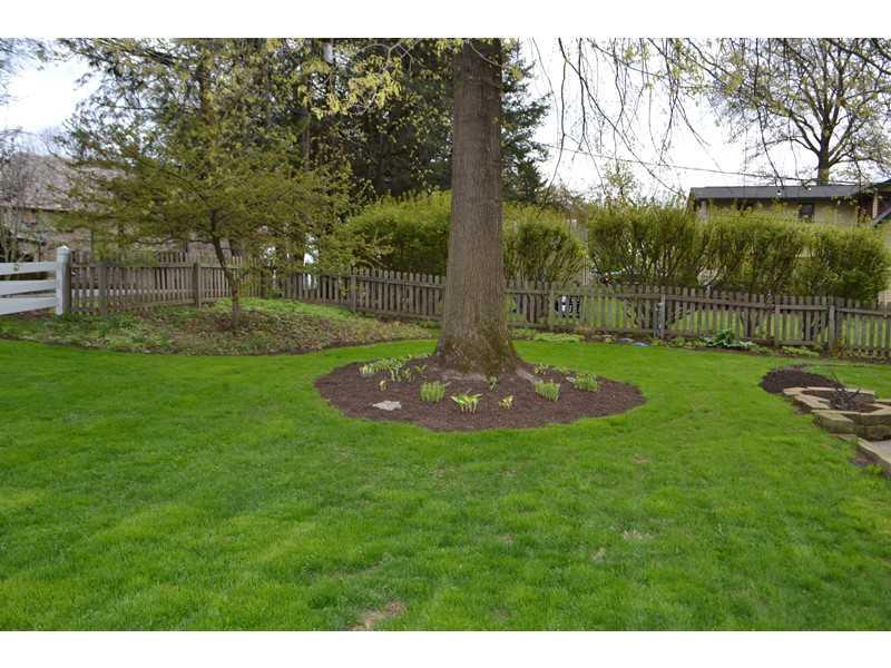 9 Penhurst Road Ben Avon Heights, PA 15202 - Photo 24 of 25 Yard/Garden.