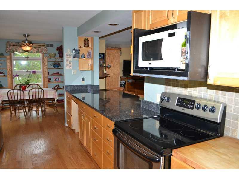 9 Penhurst Road Ben Avon Heights, PA 15202 - Photo 7 of 25 Kitchen.
