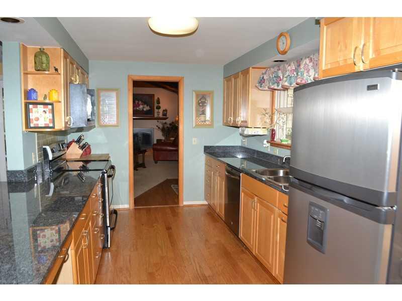 9 Penhurst Road Ben Avon Heights, PA 15202 - Photo 8 of 25 Kitchen.