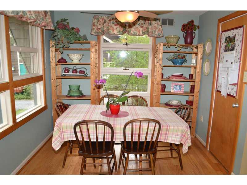 9 Penhurst Road Ben Avon Heights, PA 15202 - Photo 9 of 25 Dining Room.