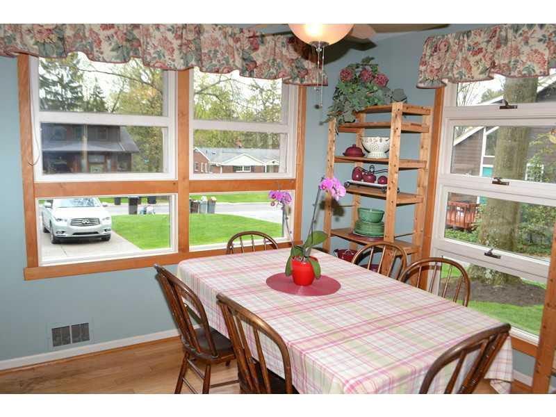9 Penhurst Road Ben Avon Heights, PA 15202 - Photo 10 of 25 Dining Room.