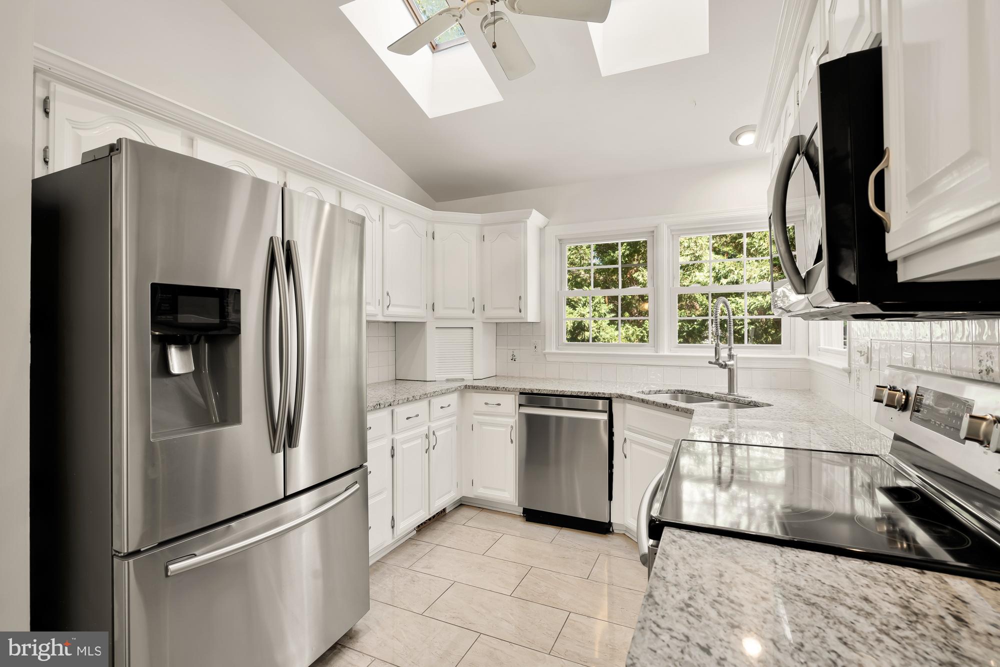 6502 Summerton Way Springfield, VA 22150 - Photo 12 of 40