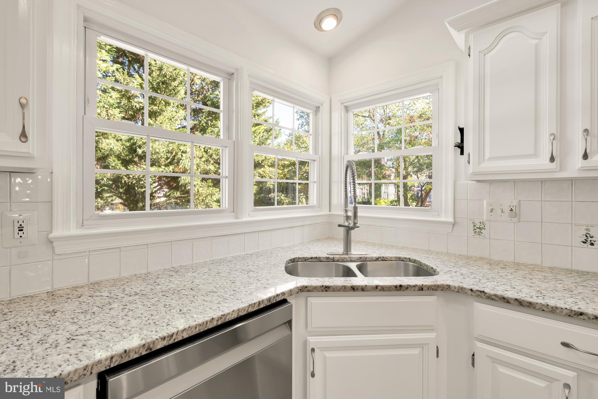 6502 Summerton Way Springfield, VA 22150 - Photo 13 of 40