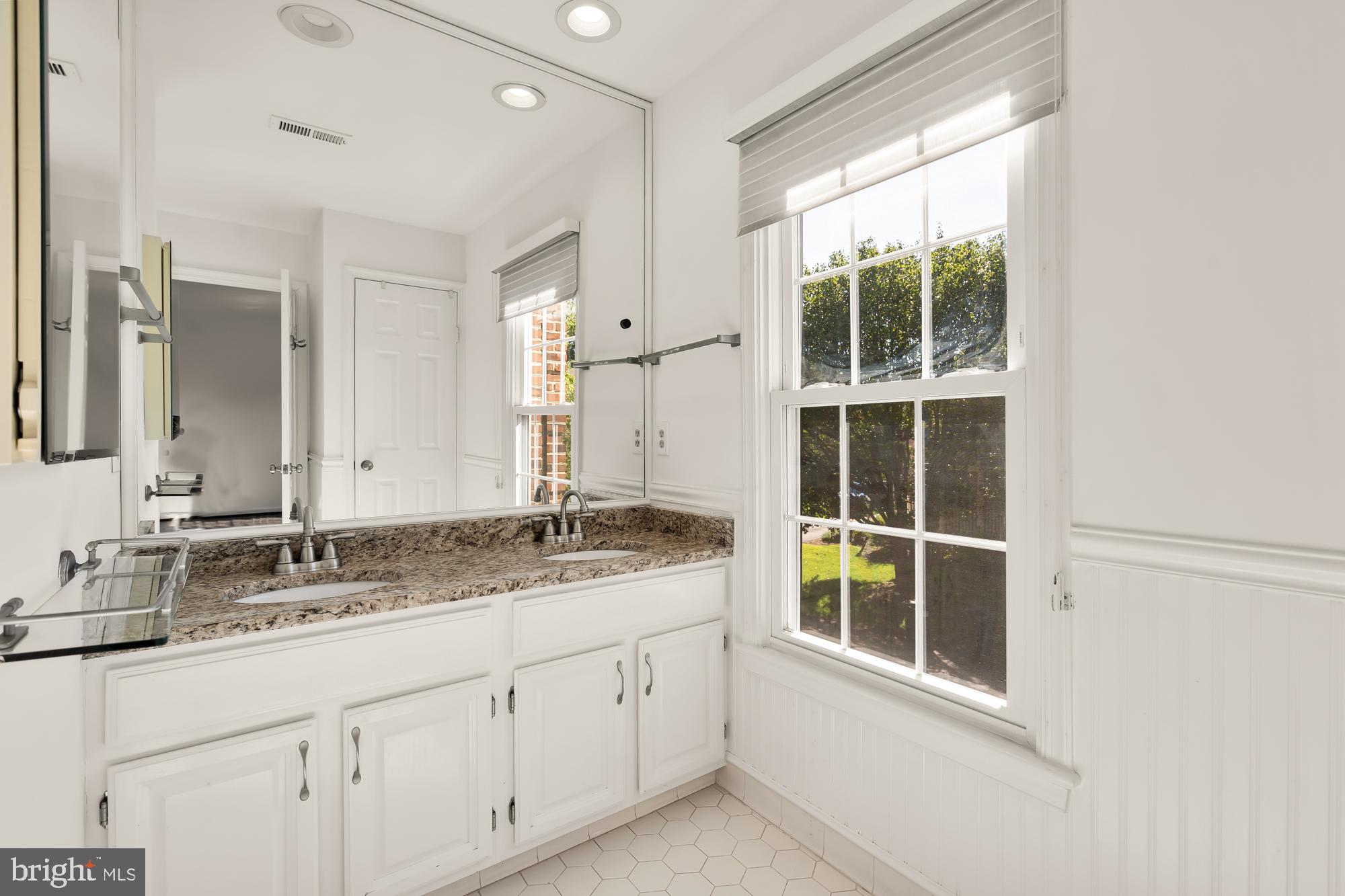 6502 Summerton Way Springfield, VA 22150 - Photo 24 of 40 En-Suite Double Vanity