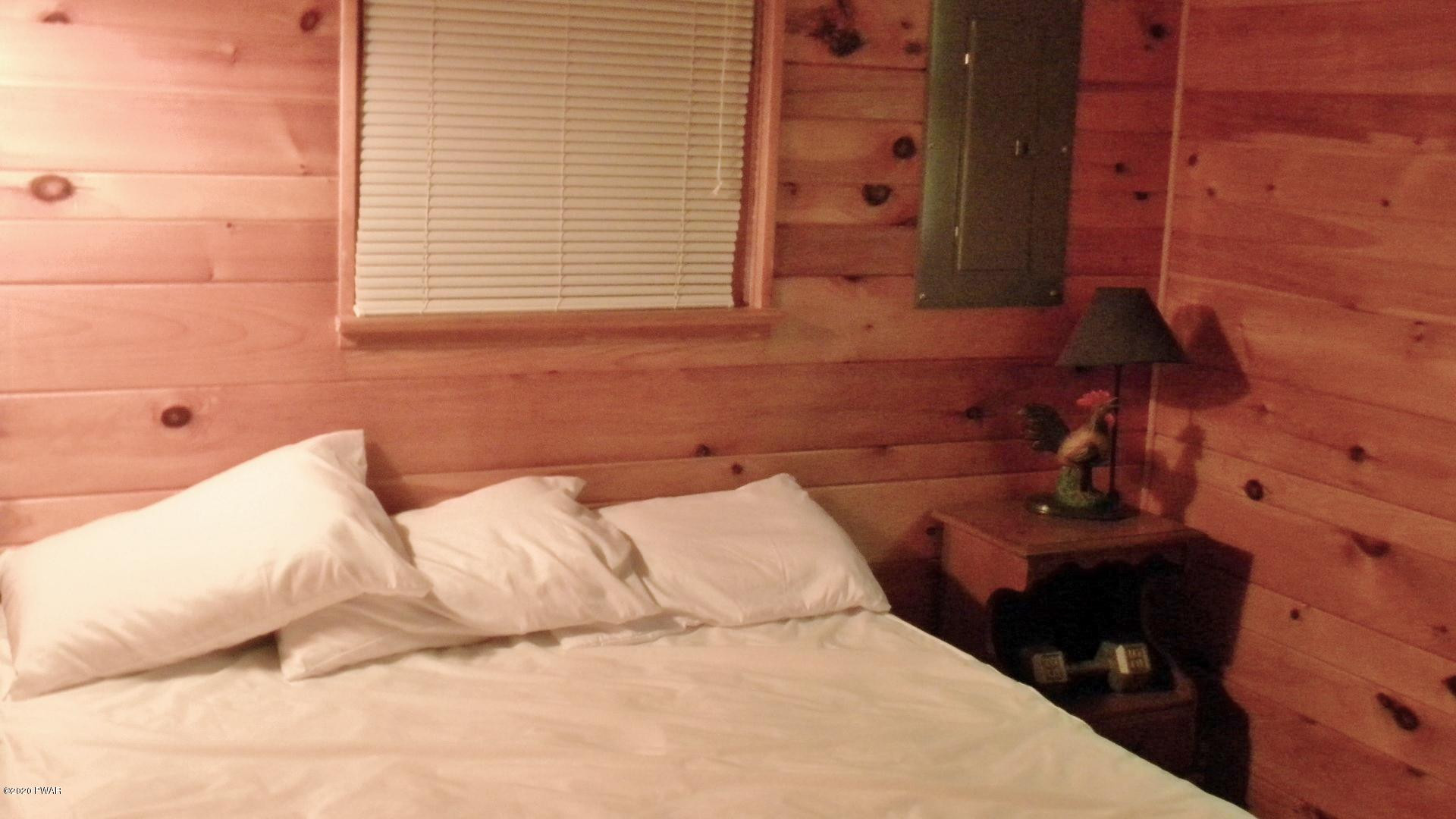 112 Cottage Road Tafton, PA 18464 - Photo 19 of 31 17-BEDROOM