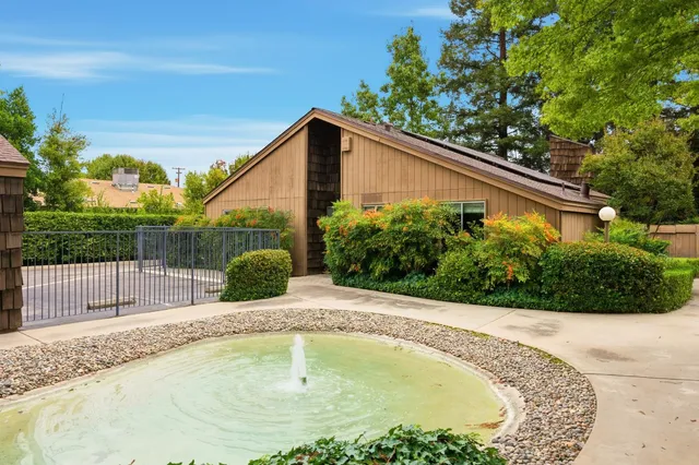 $345,000 | 4869 North Harrison Avenue, Unit 109, Fresno, CA 93704