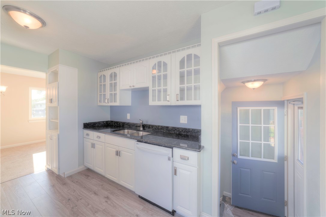 30221 Vineyard Road Willowick, OH 44095 - Photo 13 of 25