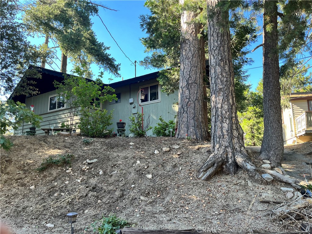 1121 Chateau Drive, Crestline, CA 92325 Compass