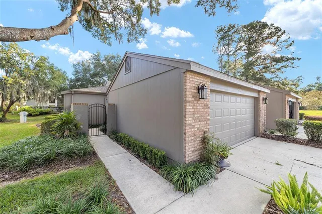 $270,000 | 1892 Southeast Clatter Bridge Road, Ocala, FL 34471