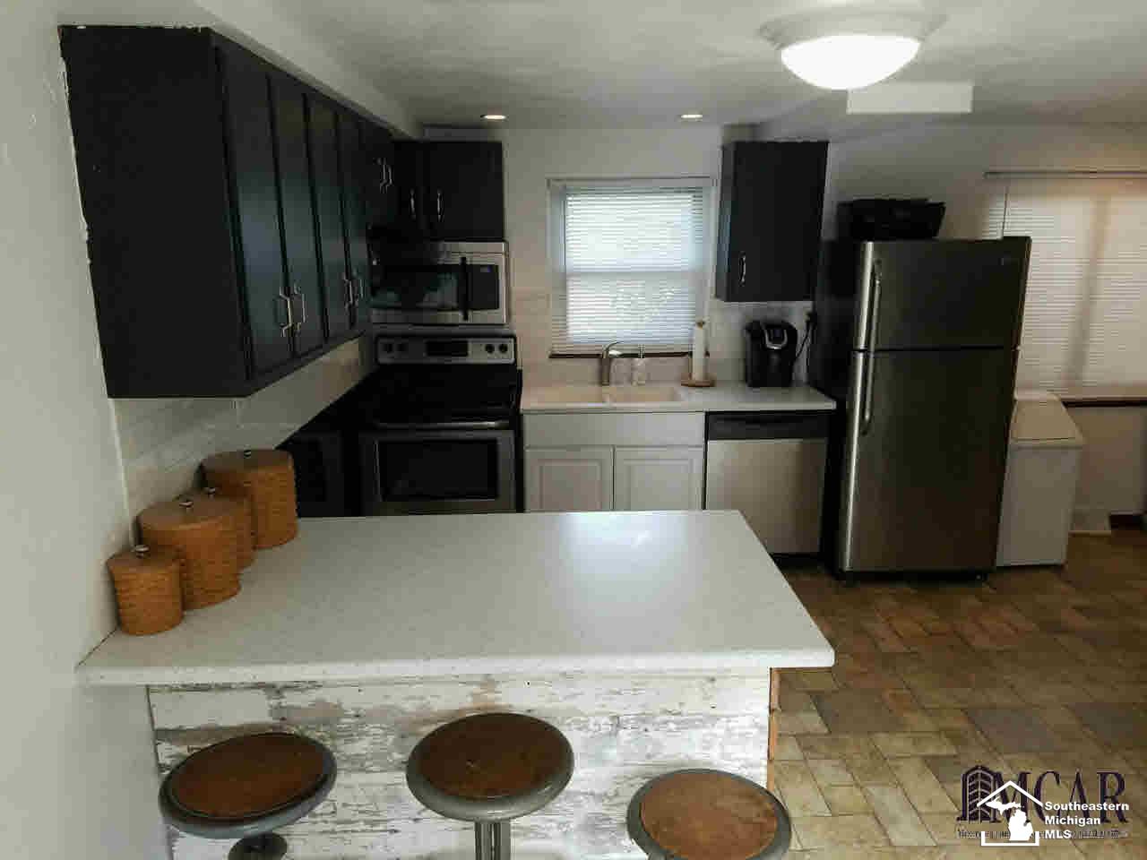 9819 Summerfield Road Temperance, MI 48182 - Photo 5 of 23 Kitchen View
