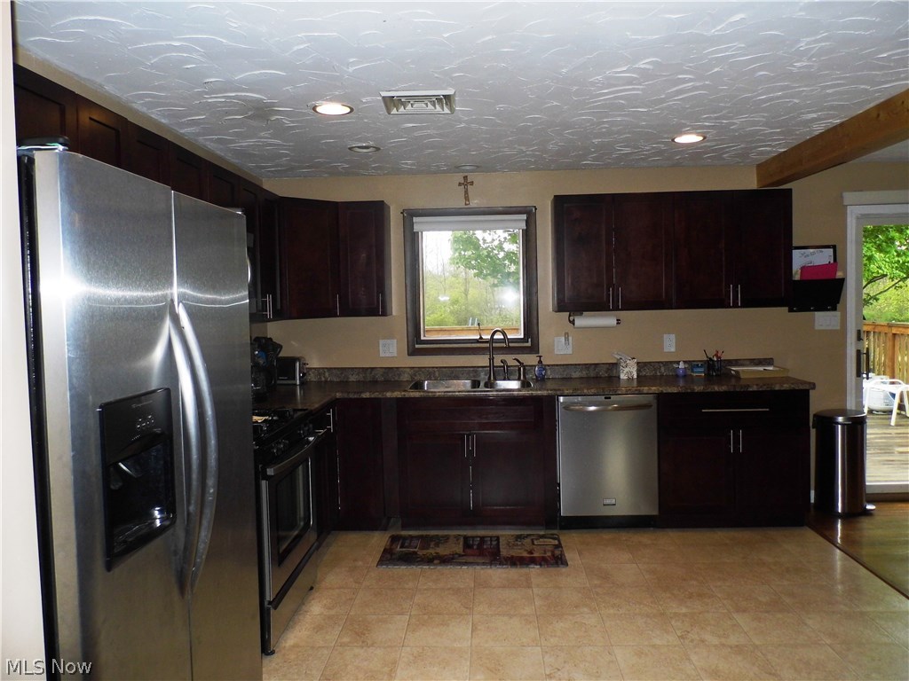 13669 Webster Road Strongsville, OH 44136 - Photo 4 of 27 Gallery Image 4