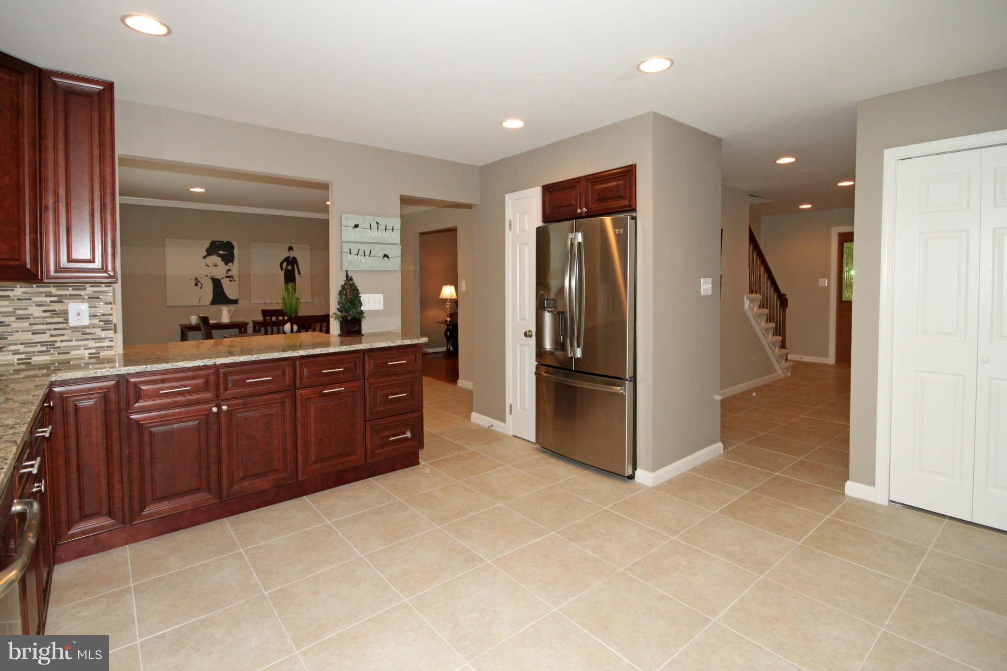 5112 Pheasant Ridge Road Fairfax, VA 22030 - Photo 11 of 30 Kitchen