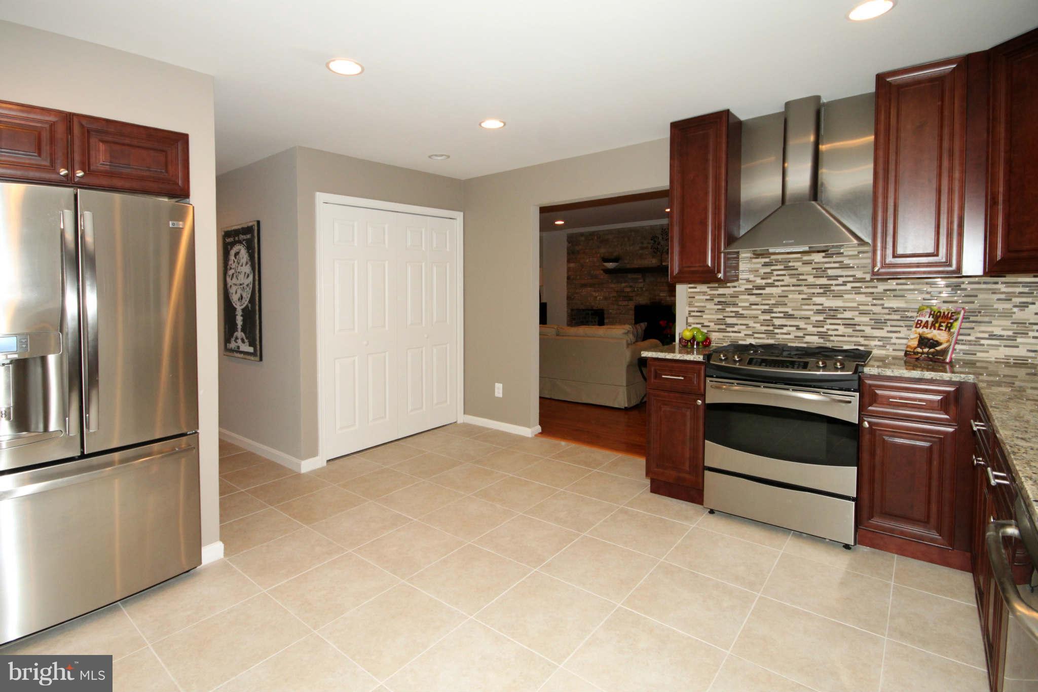 5112 Pheasant Ridge Road Fairfax, VA 22030 - Photo 12 of 30 Kitchen