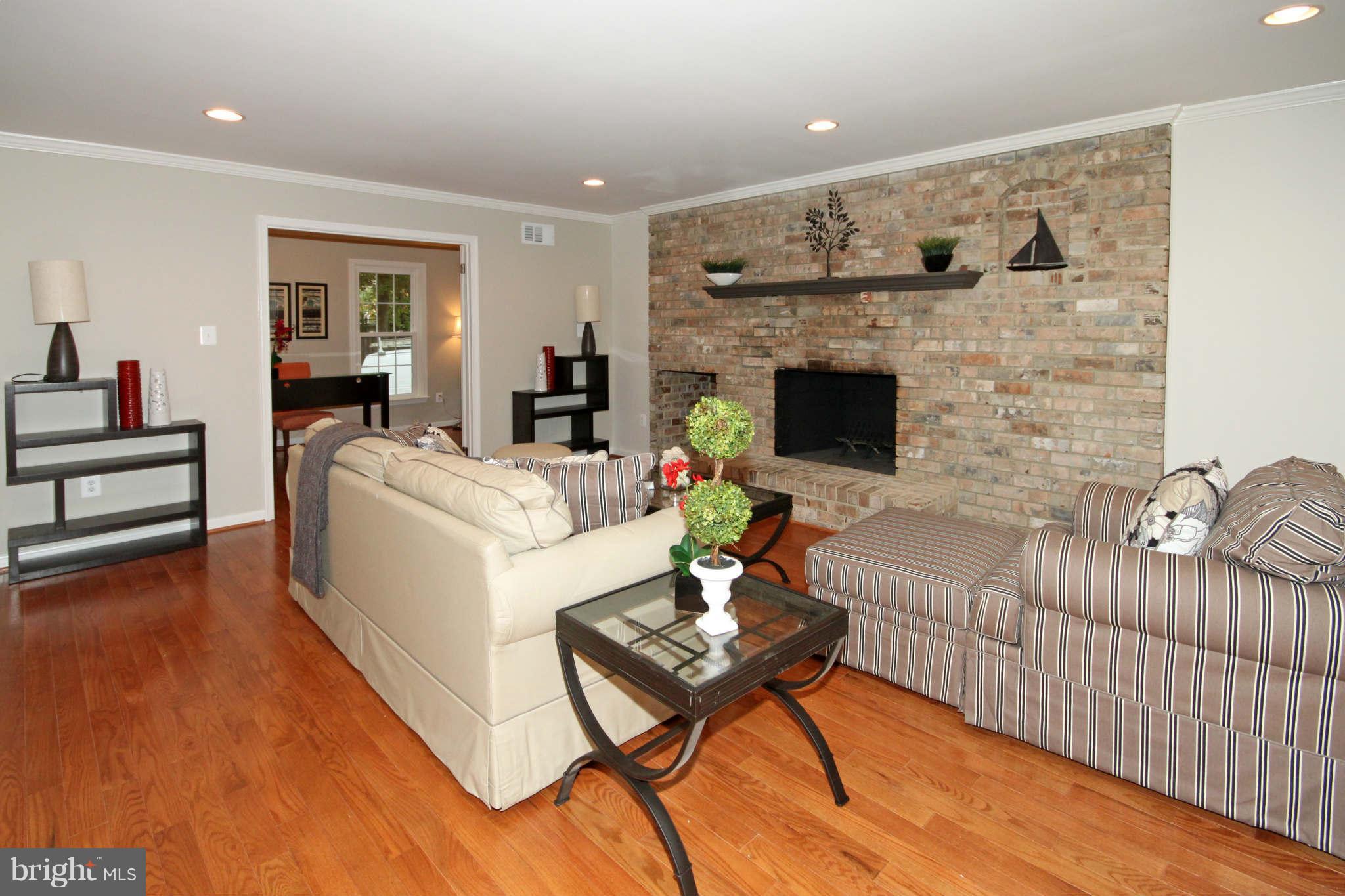 5112 Pheasant Ridge Road Fairfax, VA 22030 - Photo 6 of 30 Family Room