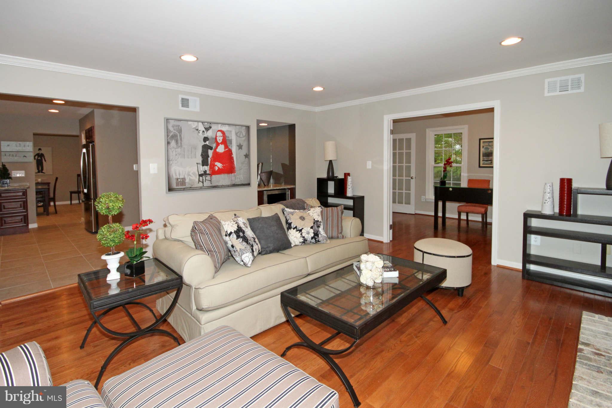 5112 Pheasant Ridge Road Fairfax, VA 22030 - Photo 8 of 30 Family Room