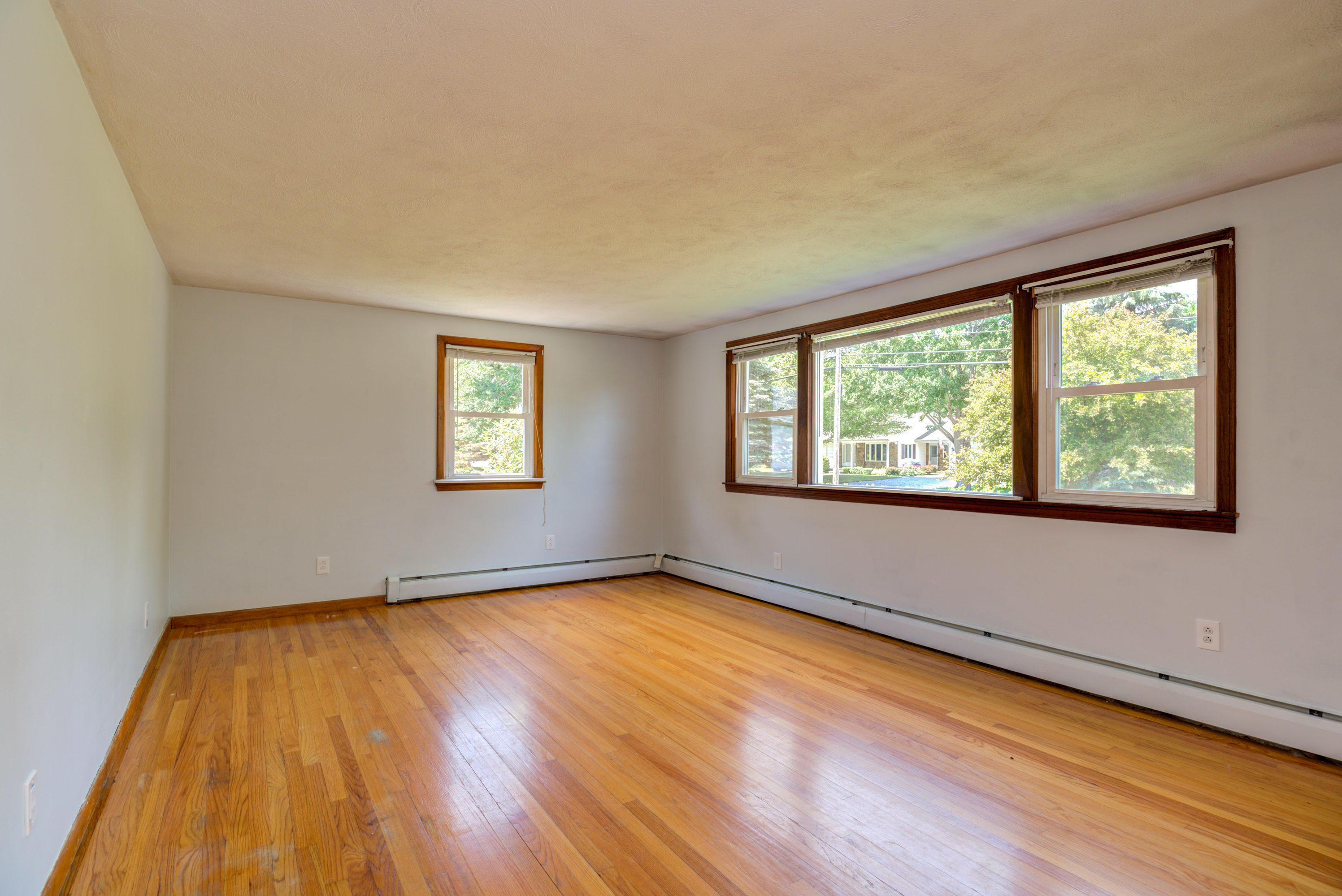 181 Guinea Road Biddeford, ME 04005 - Photo 13 of 33 Living Room