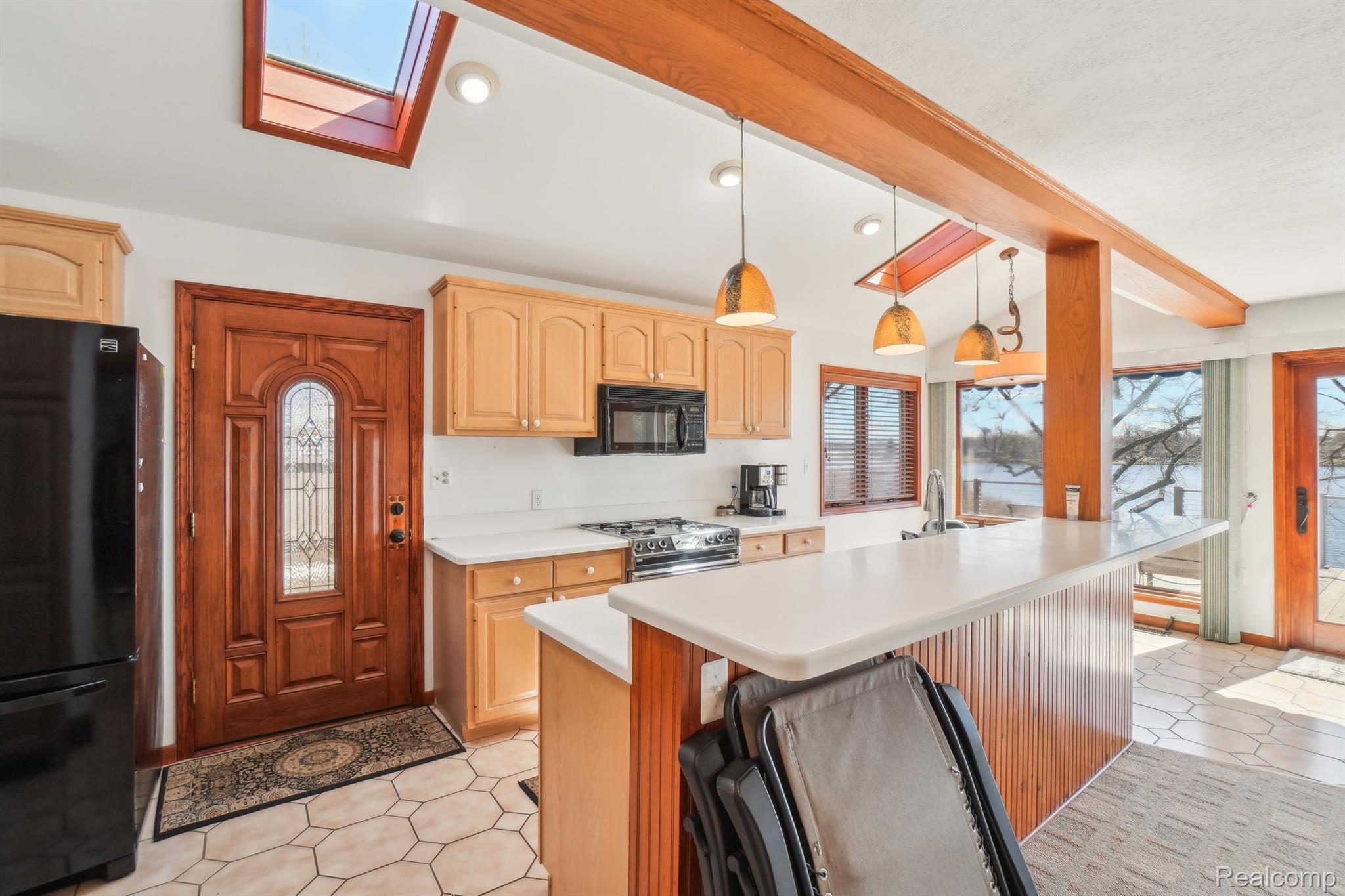 3641 Mann Road Clarkston, MI 48346 - Photo 9 of 61