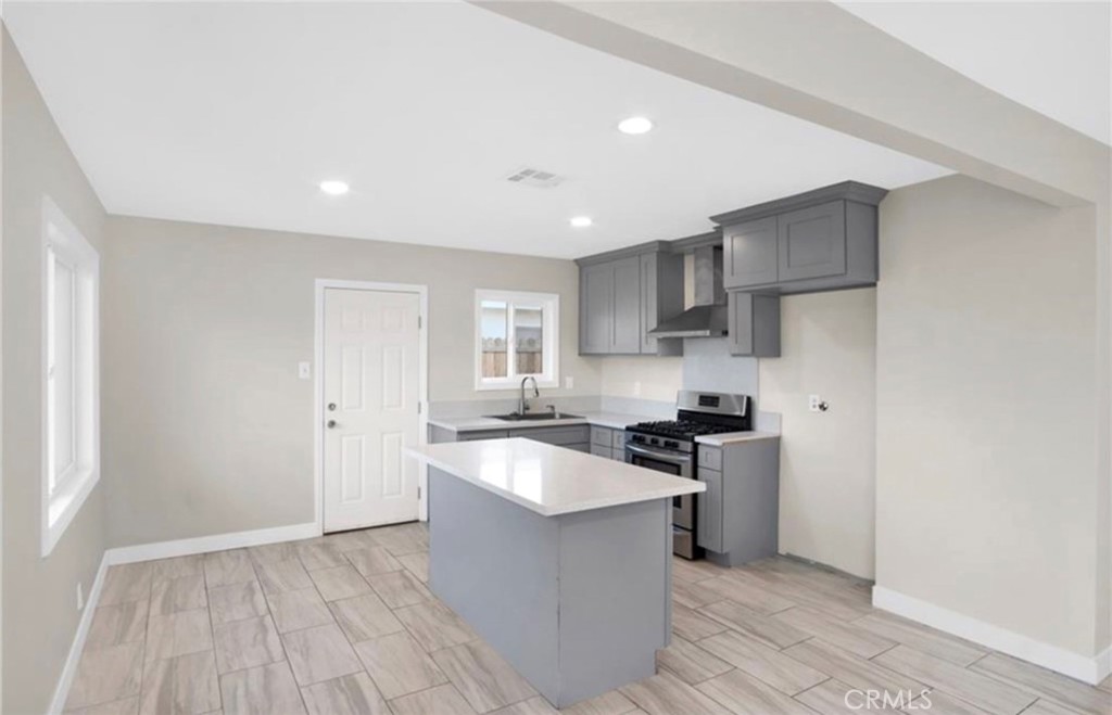 5522 Silver Drive, Unit 1 Santa Ana, CA 92703 - Photo 5 of 16