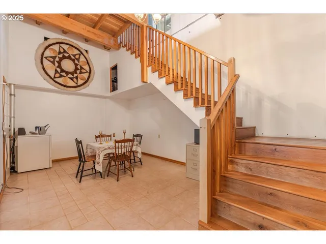 a view of entryway with a front door