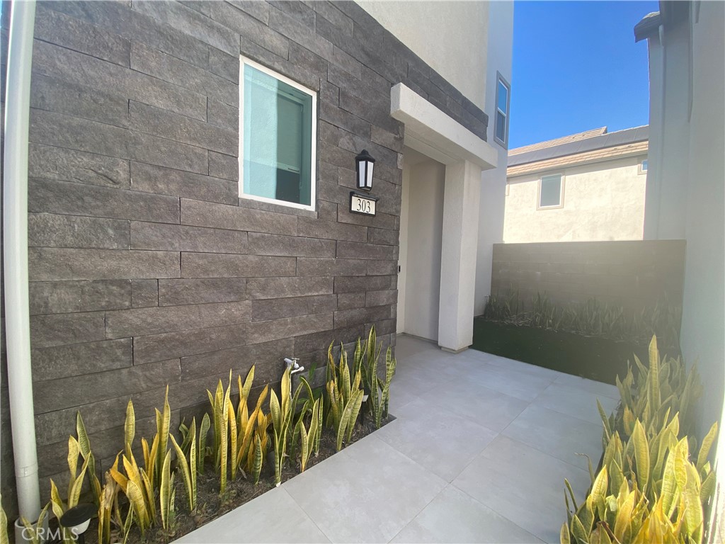 303 Tank Irvine, CA 92618 - Photo 2 of 28