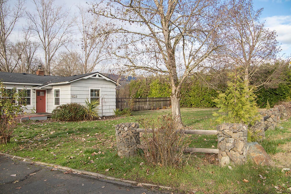 2628 New Hope Road Grants Pass, OR 97527 - Photo 34 of 57 32