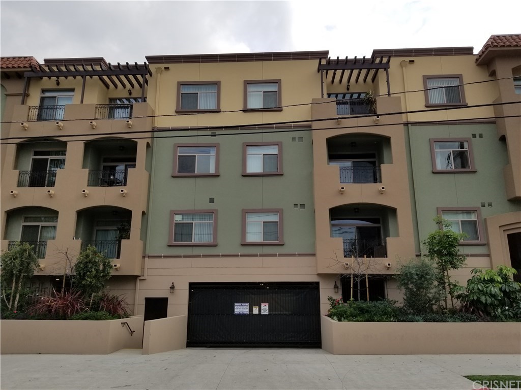 10950 Bloomfield Street, Unit PH7 Toluca Lake, CA 91602 - Photo 1 of 65