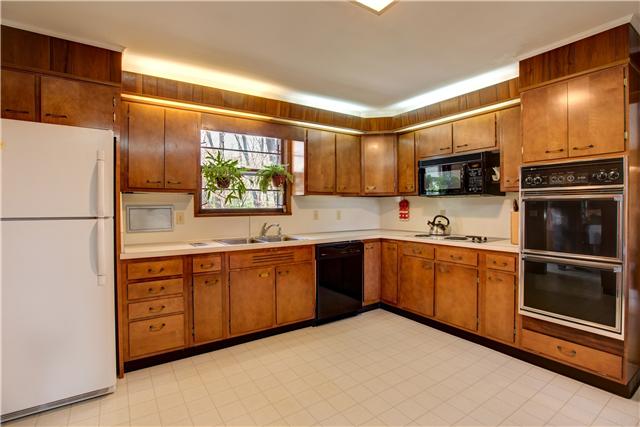 324 Gun Club Road Nashville, TN 37205 - Photo 3 of 14 Gallery Image 3