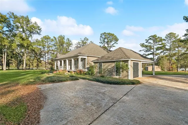 $649,000 | 61180 Doe Run Drive, Amite, LA 70422