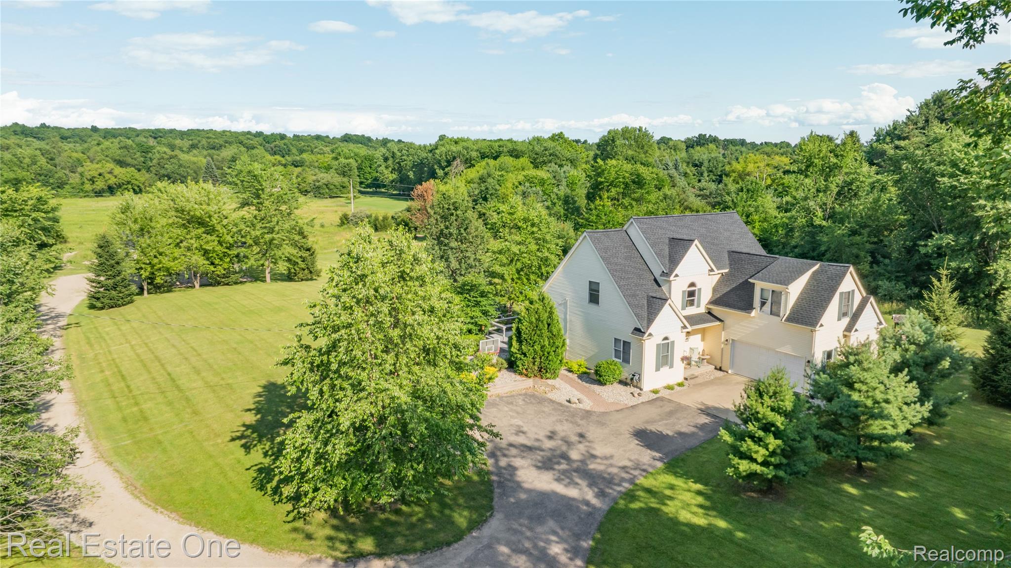 9210 Hickory Ridge Road Holly, MI 48442 - Photo 4 of 73 Mature Trees-Maples, Oak, Spruce, River Birch,...