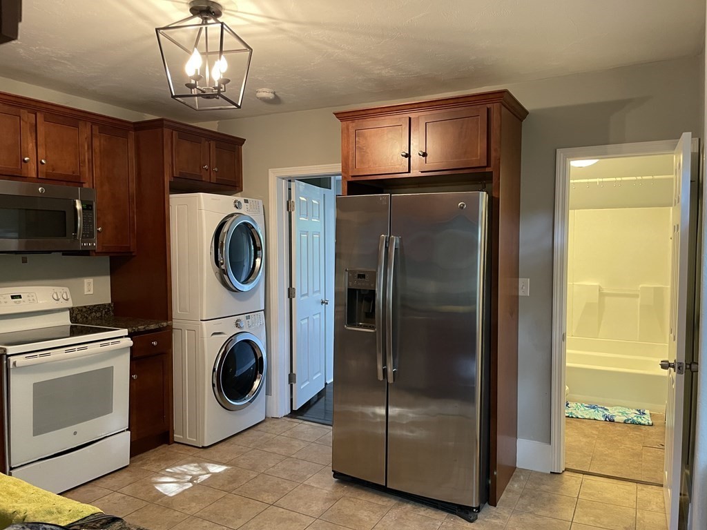 2 Andy Road Worcester, MA 01602 - Photo 5 of 18 Gallery Image 5