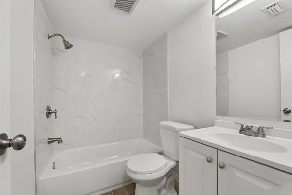 $1,600 | 1301 Emerald Terrace, Unit 5, Fort Pierce, FL 34950