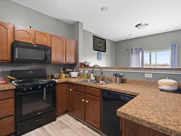 $285,000 | 7627 East 112th Avenue, Crown Point, IN 46307