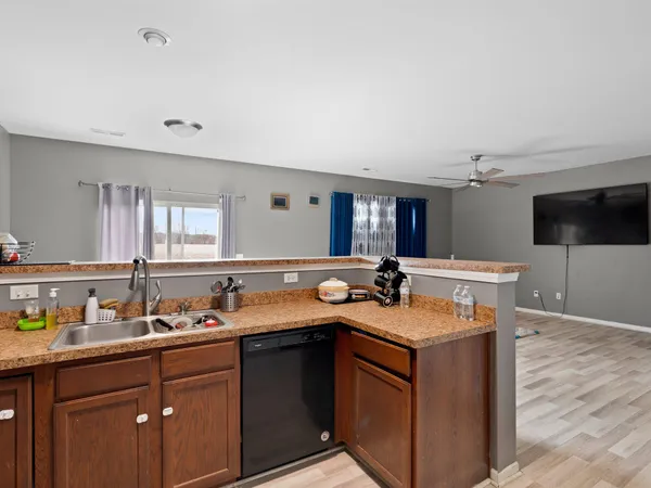 $285,000 | 7627 East 112th Avenue, Crown Point, IN 46307