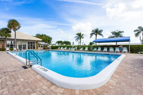 $199,000 | 1118 Lake Terrace, Unit 217H, Boynton Beach, FL 33426