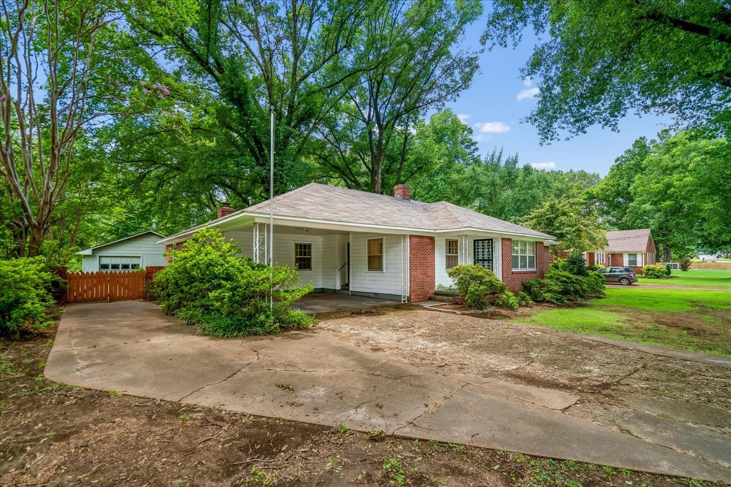1547 Old Hickory Road Memphis, TN 38116 - Photo 4 of 33 Gallery Image 4