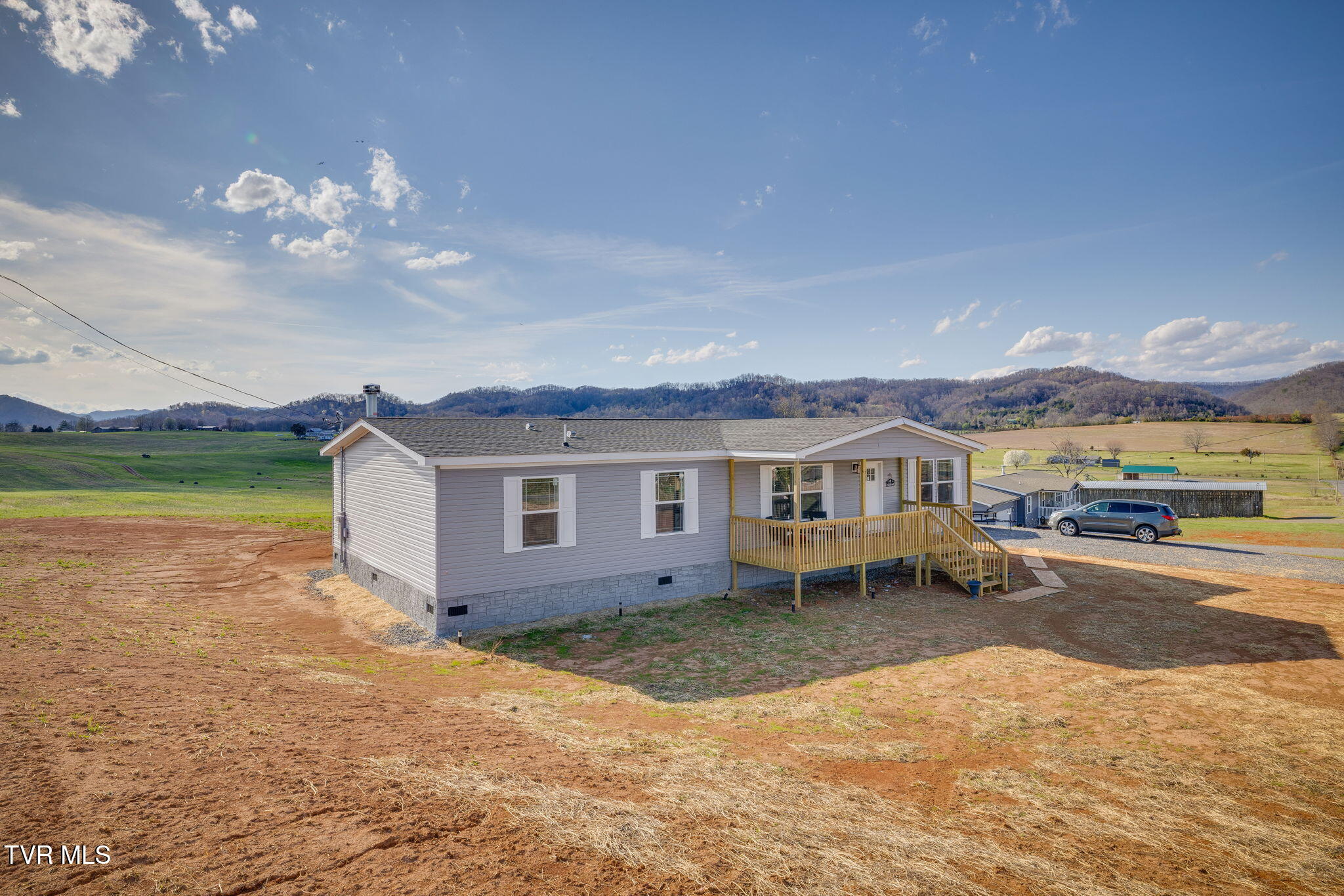 351 Meadow View Road Rogersville, TN 37857 - Photo 3 of 36 003