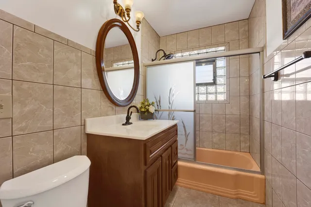 $3,250 | 9410 Lawler Avenue, Skokie, IL 60077