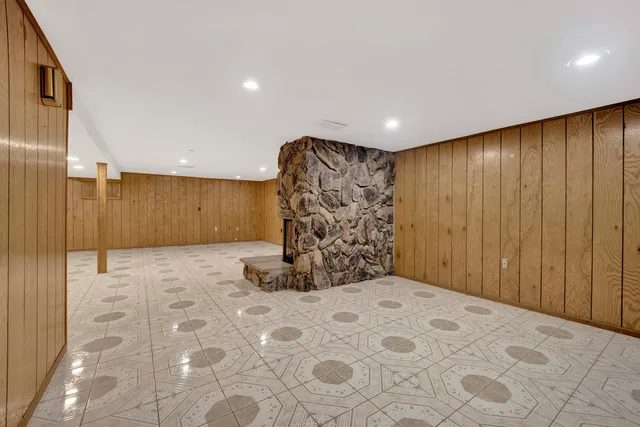 $3,250 | 9410 Lawler Avenue, Skokie, IL 60077