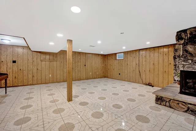 $3,250 | 9410 Lawler Avenue, Skokie, IL 60077