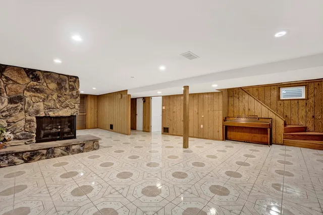 $3,250 | 9410 Lawler Avenue, Skokie, IL 60077