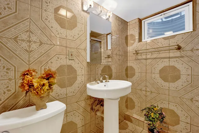 $3,250 | 9410 Lawler Avenue, Skokie, IL 60077