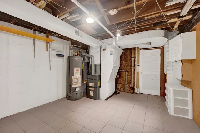 $3,250 | 9410 Lawler Avenue, Skokie, IL 60077