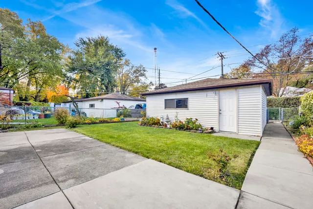 $3,250 | 9410 Lawler Avenue, Skokie, IL 60077