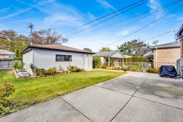 $3,250 | 9410 Lawler Avenue, Skokie, IL 60077