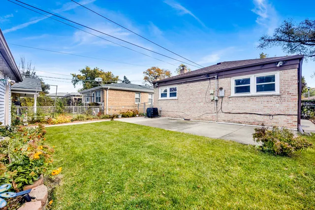 $3,250 | 9410 Lawler Avenue, Skokie, IL 60077