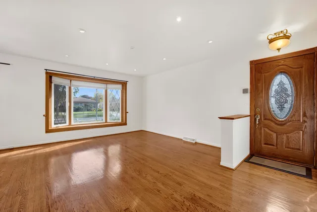 $3,250 | 9410 Lawler Avenue, Skokie, IL 60077